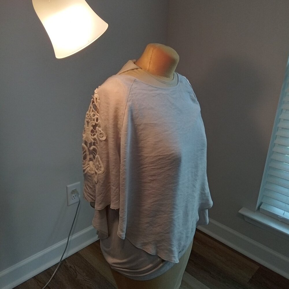 2-$10... ALYX Taupe Poncho Style With Lace Sleeves top xxl